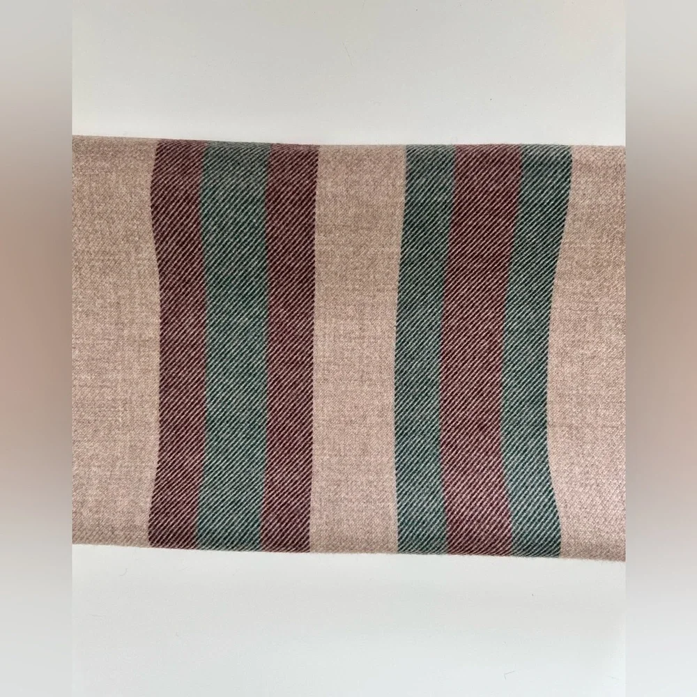 New With Tags Gucci 100% Wool Green Red Brown 387574 Shawl Stall Striped Scarf